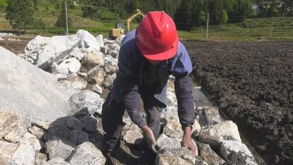 普安盘水街道乡村振兴示范点建设与环保工程施工同步有序推进
